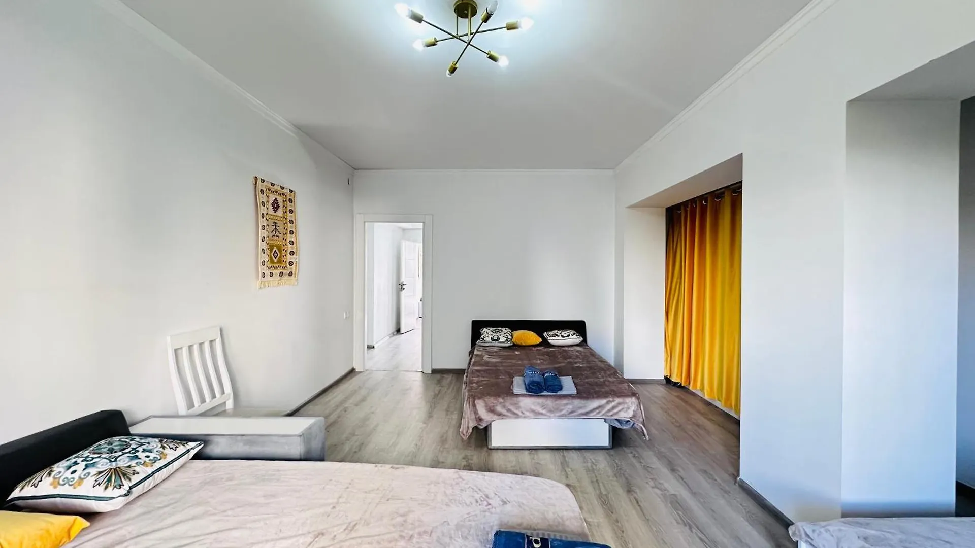 Большушая Панорама Almaty Apartment